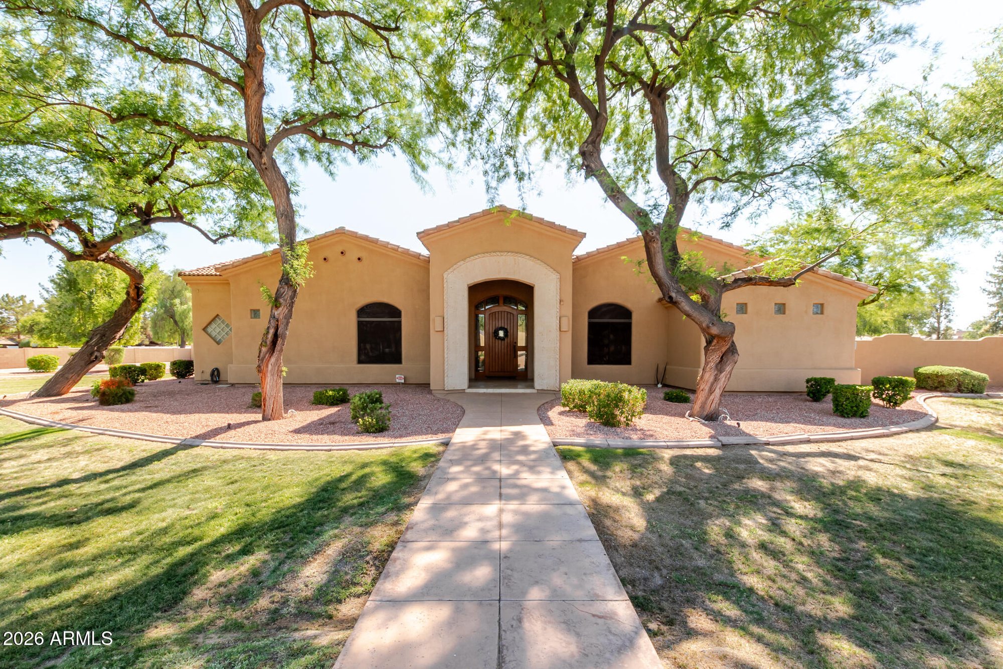 650 N Bullmoose Drive, Chandler, Arizona, a current listing represented by Lynda Redding
